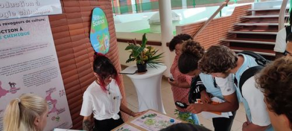 Stand Ecologie chimique © Cirad Martinique